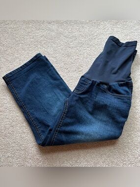 Maternity denim capris